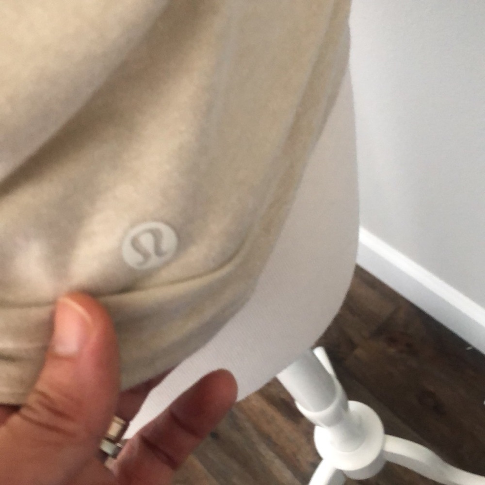 Lululemon shirt - Picture 2 of 8